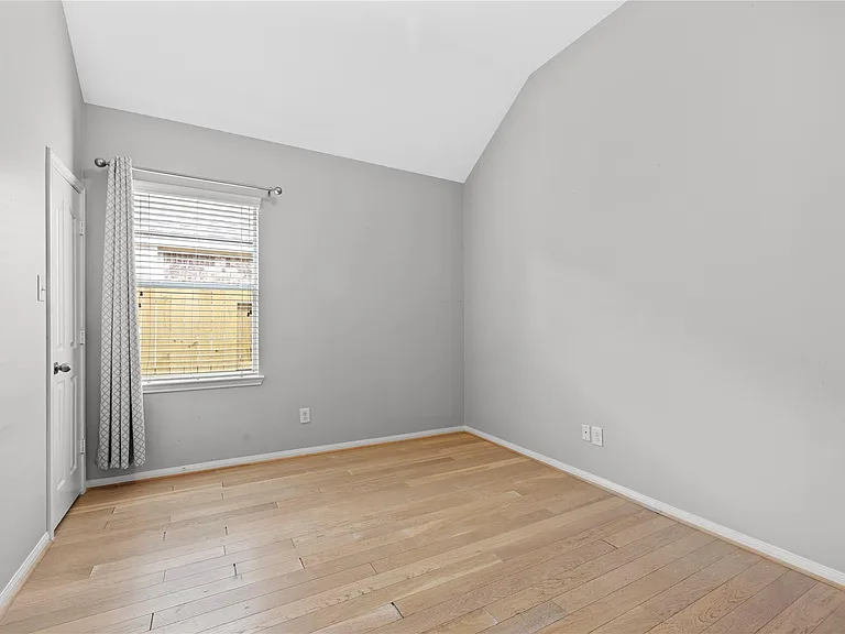 9906 Taylor Springs Ln — Photo 22