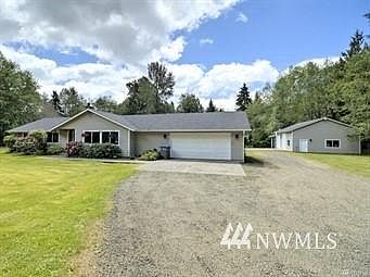 3rd image of 200 W Smith Ln