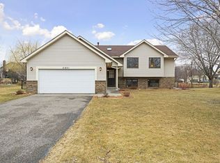 3951 Worchester Dr, Eagan, MN 55123