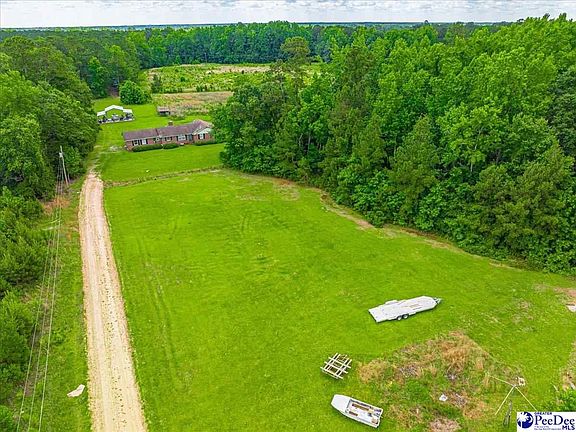3rd image of 527 Bennett Dr