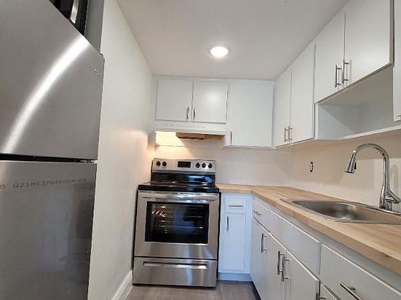 2nd image of 212 SE 9th Ave