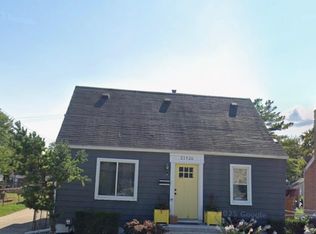 21926 Grand Lake St, Saint Clair Shores, MI