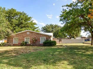 1728 N 6th St, Tahoka, TX 79373
