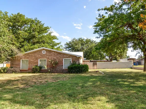 1728 N 6th St, Tahoka, TX 79373