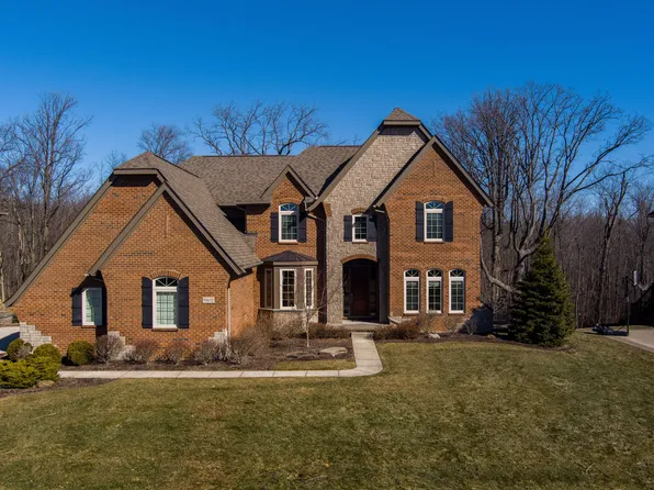 50652 Glades Ct E, Novi, MI 48374