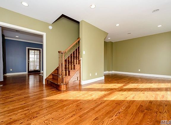 3rd image of 170 Henry St