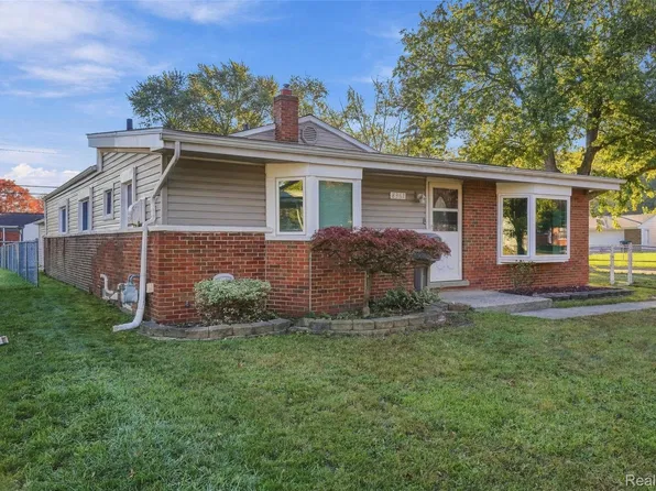 8361 Gulley St, Taylor, MI 48180