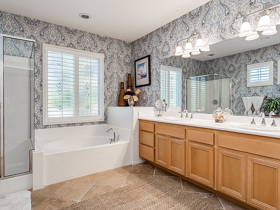 4th image of 213 Vineyard Ct