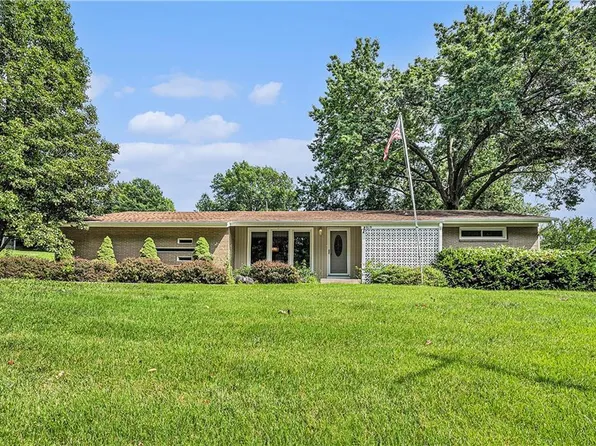 5919 N Adrian Ter, Kansas City, MO 64151