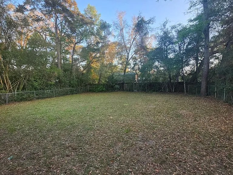 301 Gaile Ave — Photo 31