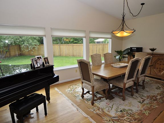 3rd image of 2534 Brofferton Ct