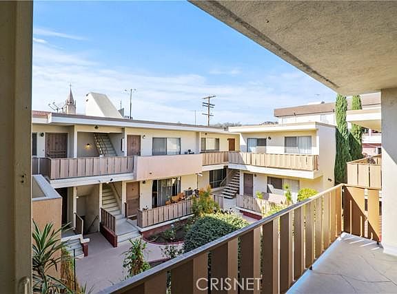 4th image of 1755 N Berendo St APT 21