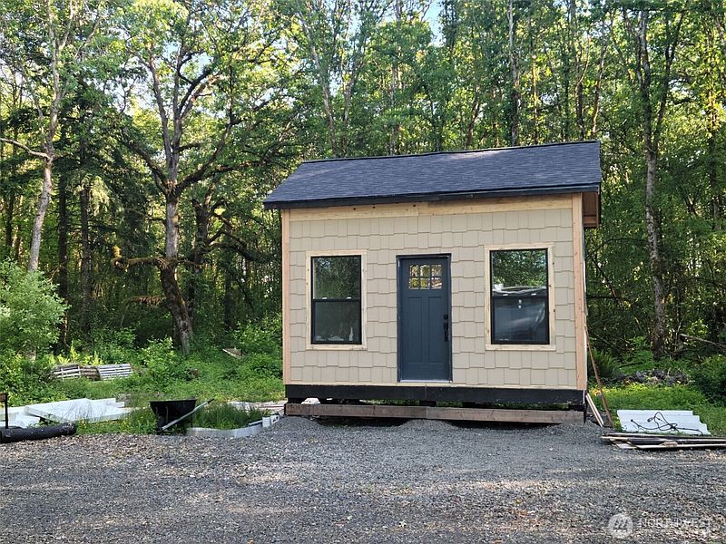 2nd image of 209 Frost Road