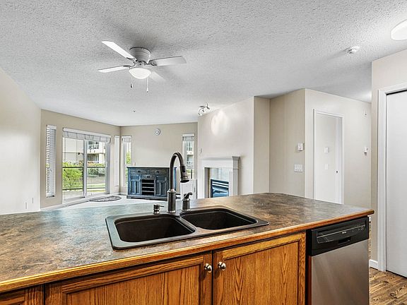5th image of 378 Esplanade Ave #123