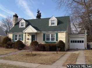 627 John St, Baldwin, NY 11510