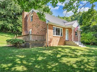9947 Slings Gap Rd, Bent Mountain, VA 24059