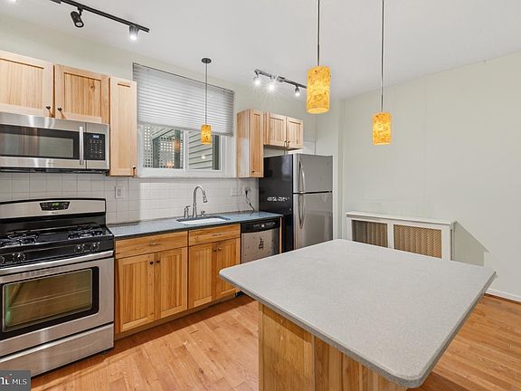 5th image of 608 League St