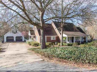 103 Lakeforest Dr, Greer, SC 29651