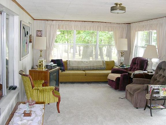 Glassed-in porch