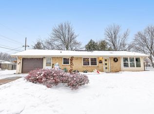 1450 Cook St, De Pere, WI 54115