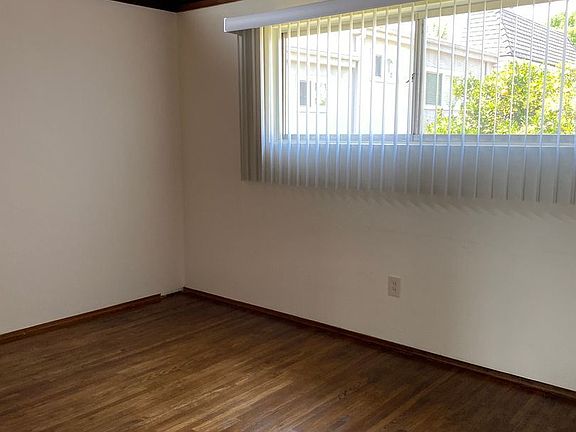 5th image of 847 Sapphire St