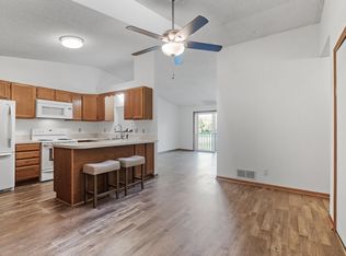 797 Parkside Dr #797F, Vadnais Heights, MN 55127