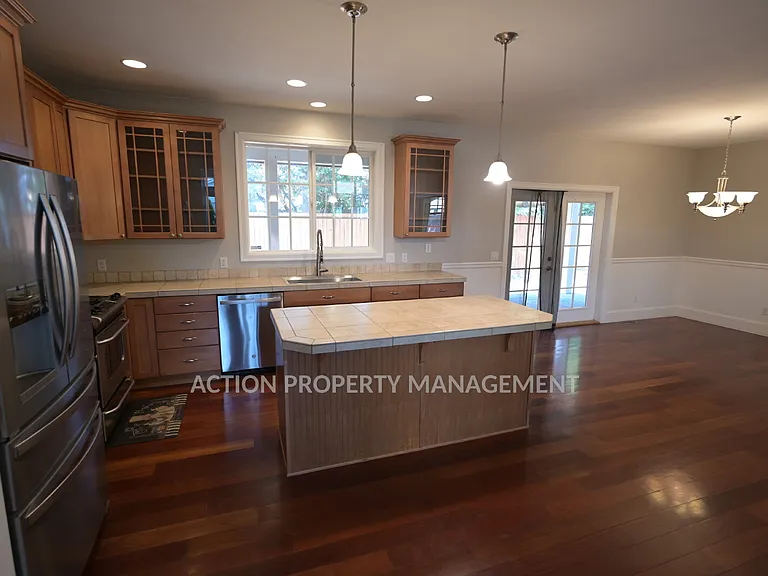 103 E Cobblestone Ln — Photo 13