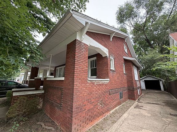 2nd image of 1454 E Main St