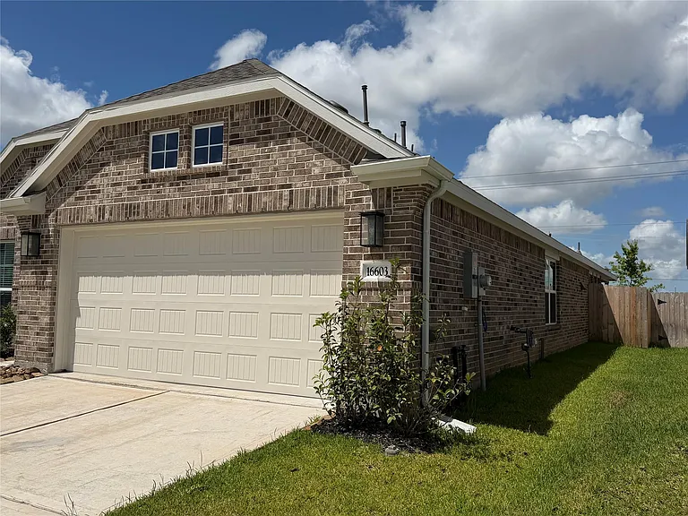 16603 Villa Del Luna Ln — Photo 20