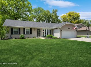464 Hiawatha Dr, Carol Stream, IL 60188
