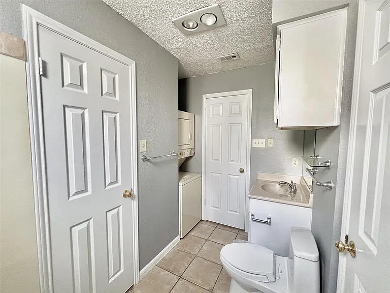 3111 Tom Green St #105 — Photo 12
