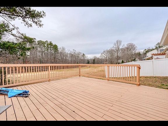 3rd image of 240 Cotton Creek Dr