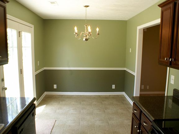 5th image of 119 Niagra Ln
