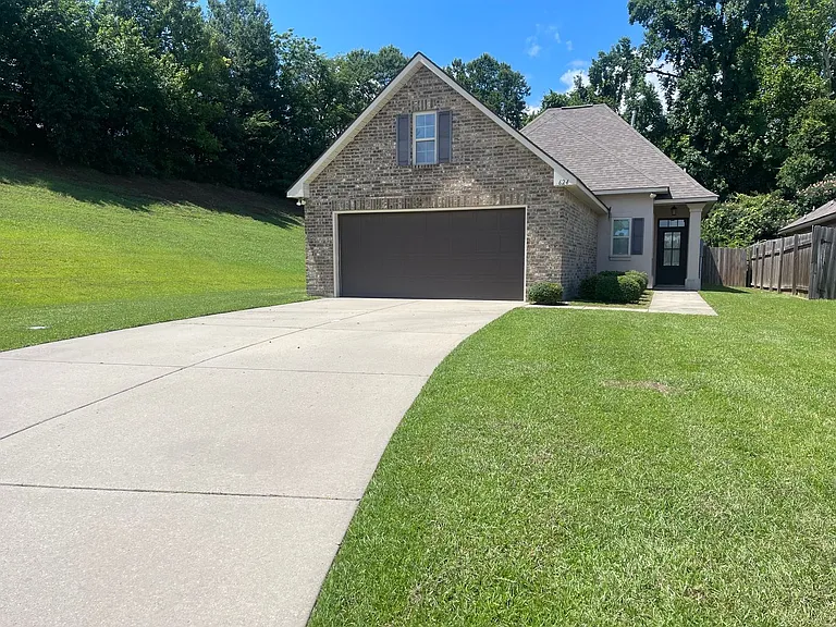 624 Riverscape Dr — Photo 2