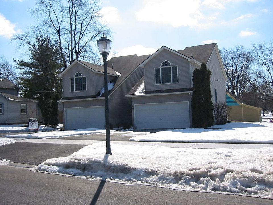 3 Bed, 2.1 Bath Near Downtown Oswego!