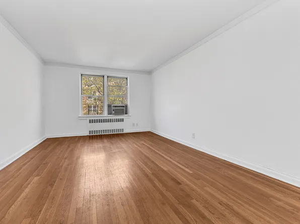 65-35 Yellowstone Boulevard image 5 of 6