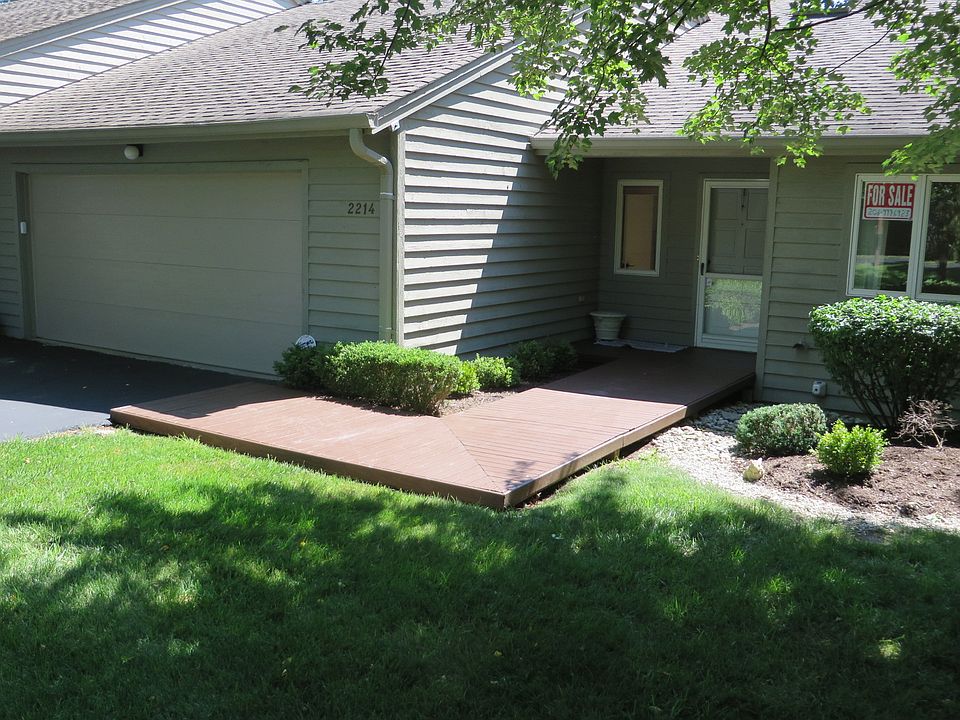 2214 Sweetbriar entry