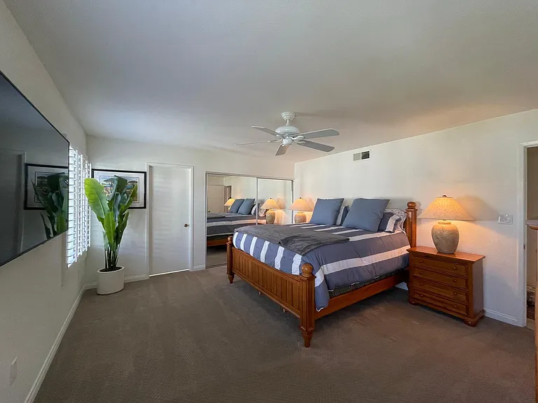 142 Avenida Las Palmas — Photo 9