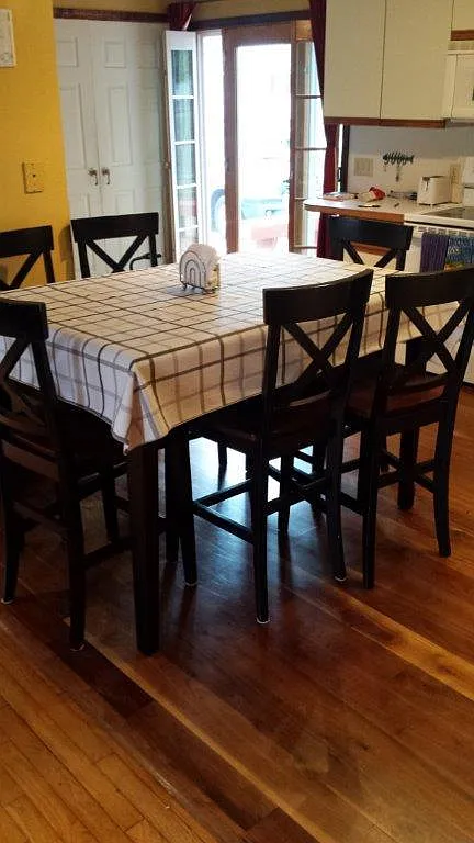 3 bed, 1300 sqft, $1,800 — Photo 4