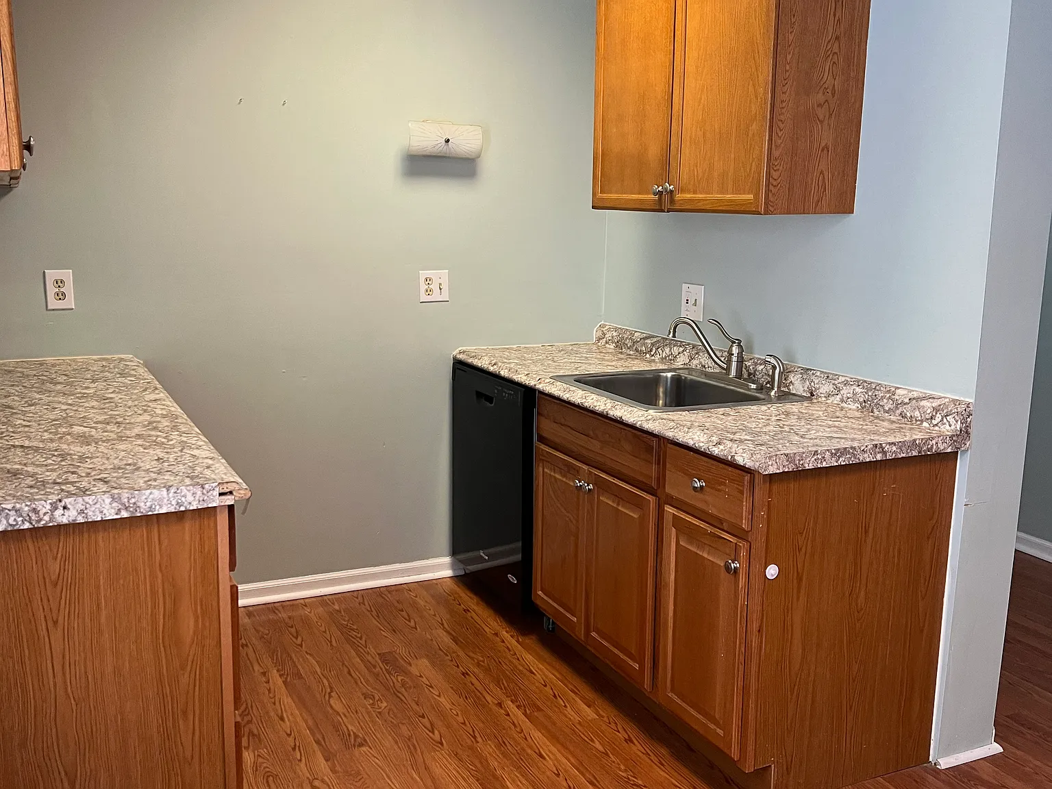 2 bed, 1200 sqft, $2,200 — Photo 3