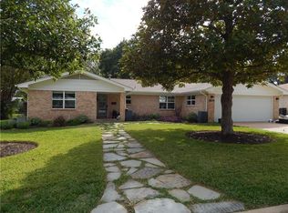 1804 E 18th St, Georgetown, TX 78626