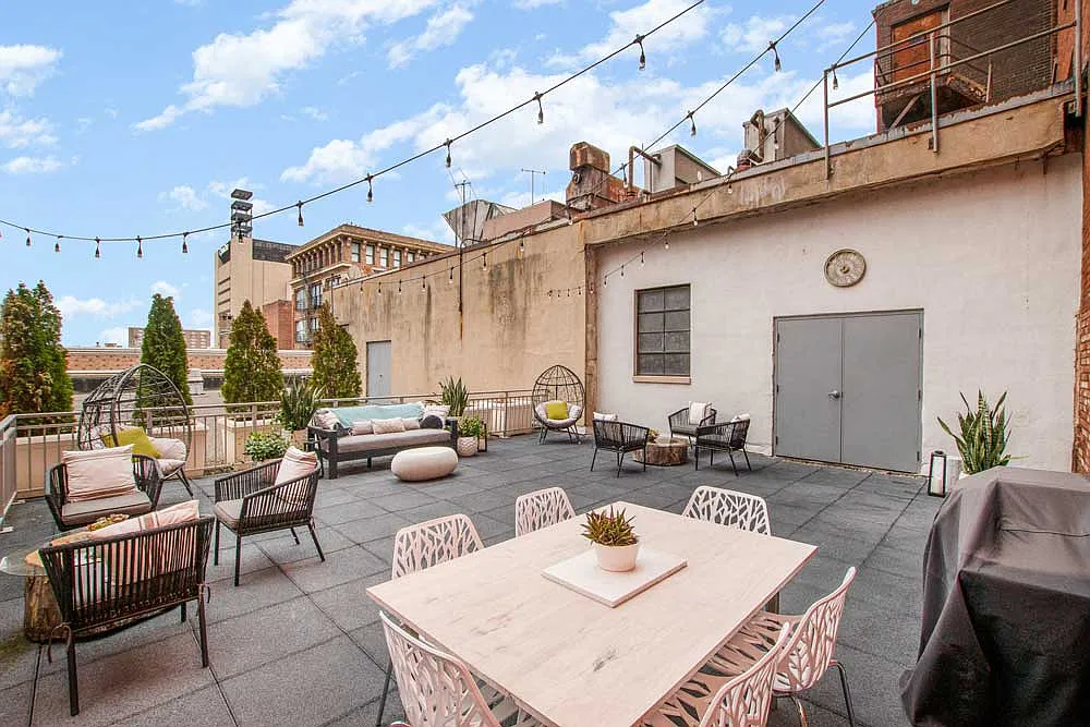 Newberry Lofts on 6th — Photo 4