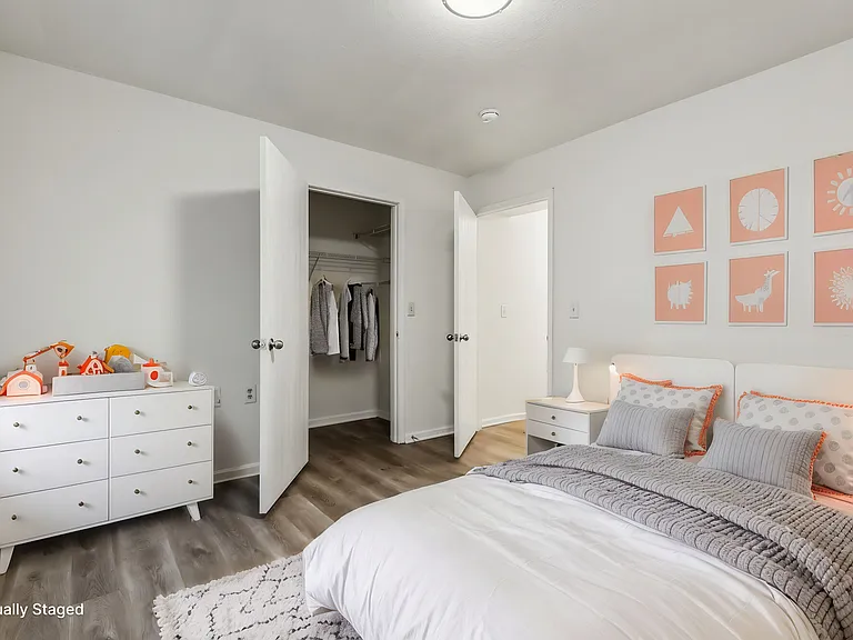 Westgate Apartments — Photo 9
