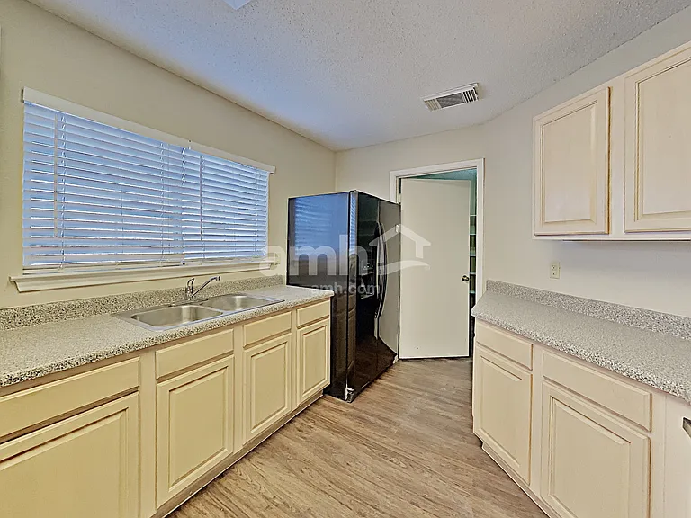 7803 Gideon Rock — Photo 4