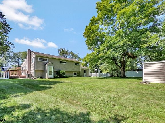 3rd image of 8 Libby Ave