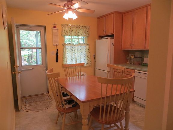 5th image of 18 Gilda Ln