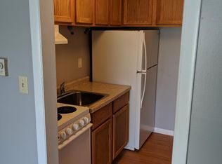 843 N Gladstone Ave APT 10, Aurora, IL 60506