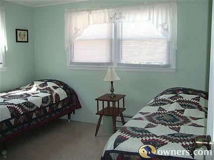 4th image of 12 E Jeanette Ave