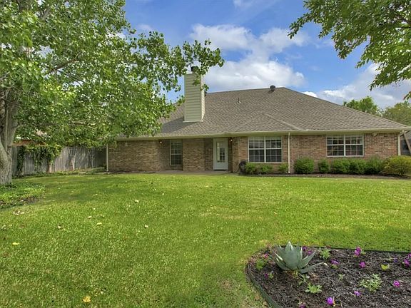 2nd image of 118 Gregory Dr