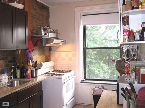 3rd image of 706 Degraw St #3